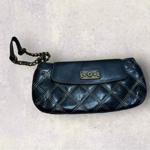 Fossil leather wristlet with bronze chain accent - Picture 1 of 8